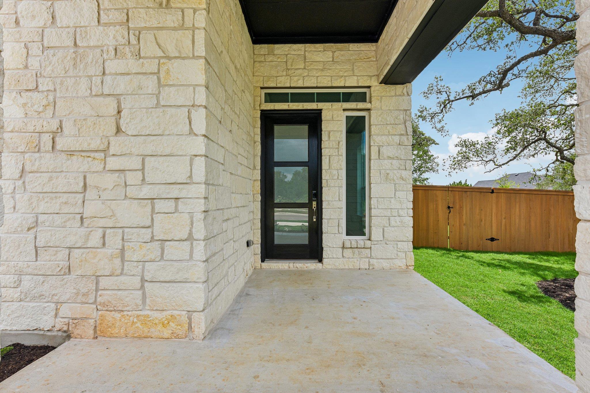 216 Comfort DR, Buda, TX 78610