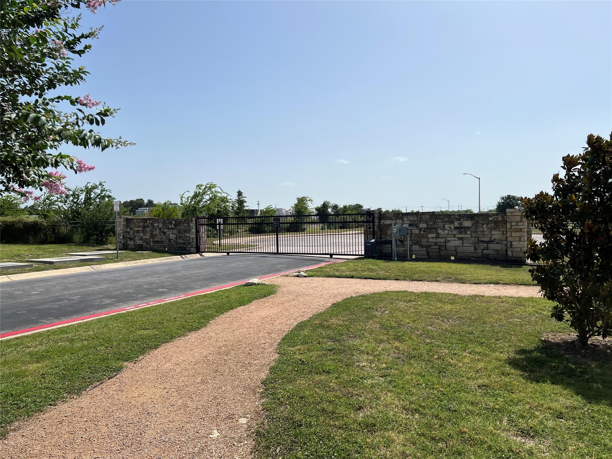 528 High Tech DR, Georgetown, TX 78626