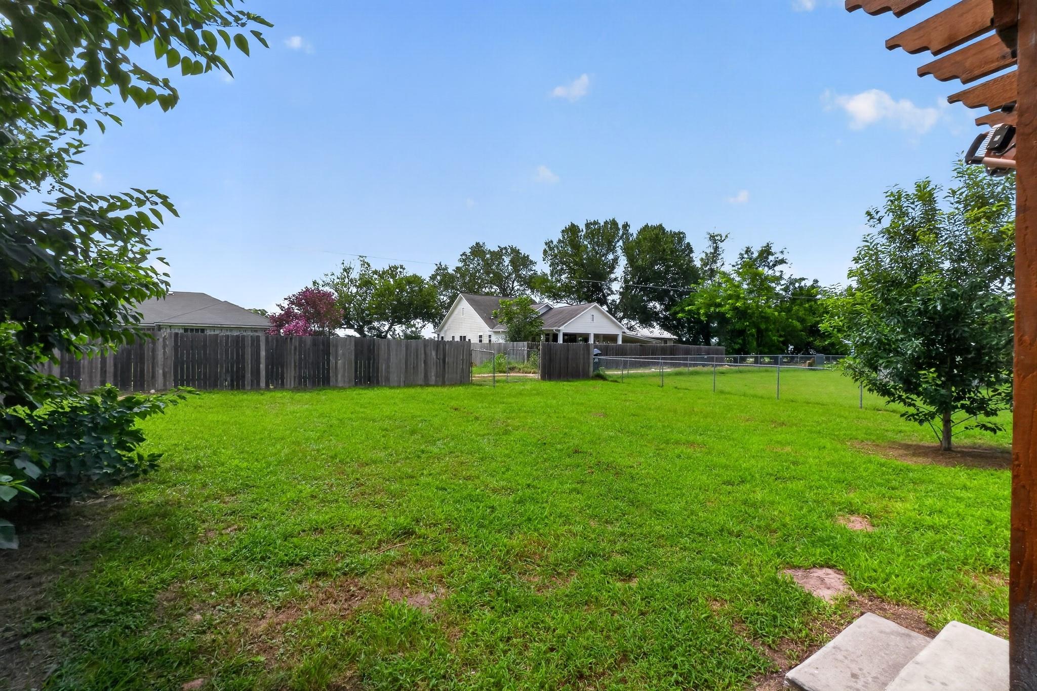 403 Lynch ST, Smithville, TX 78957