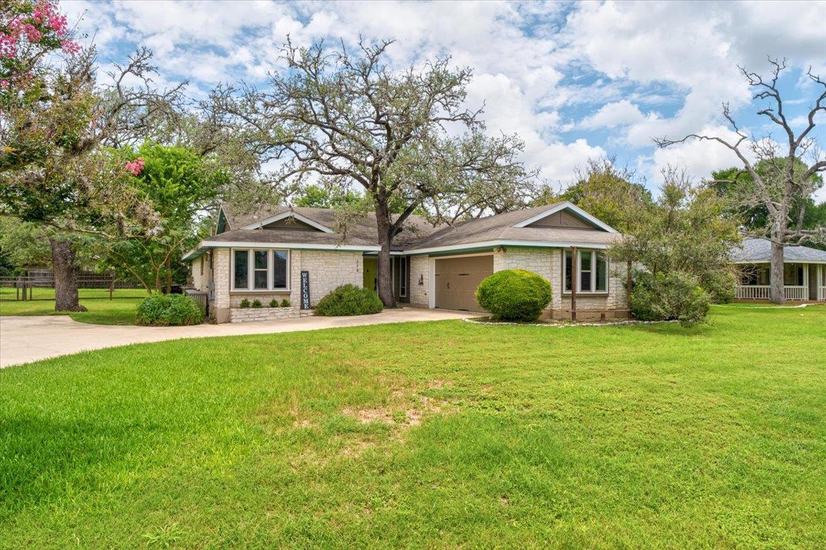 314 Turnstone DR, Buda, TX 78610