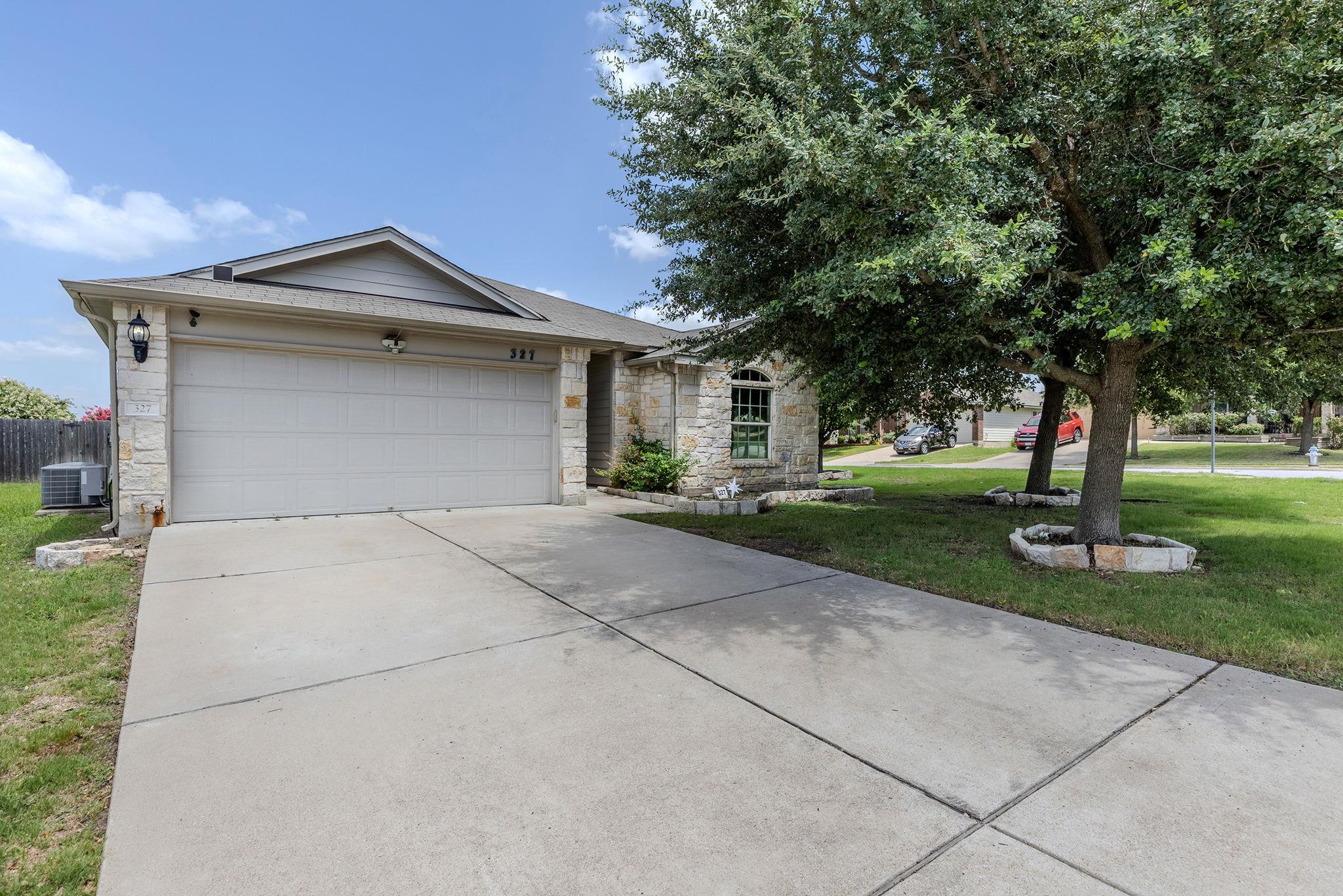 327 Comal Rn, Hutto, TX 78634