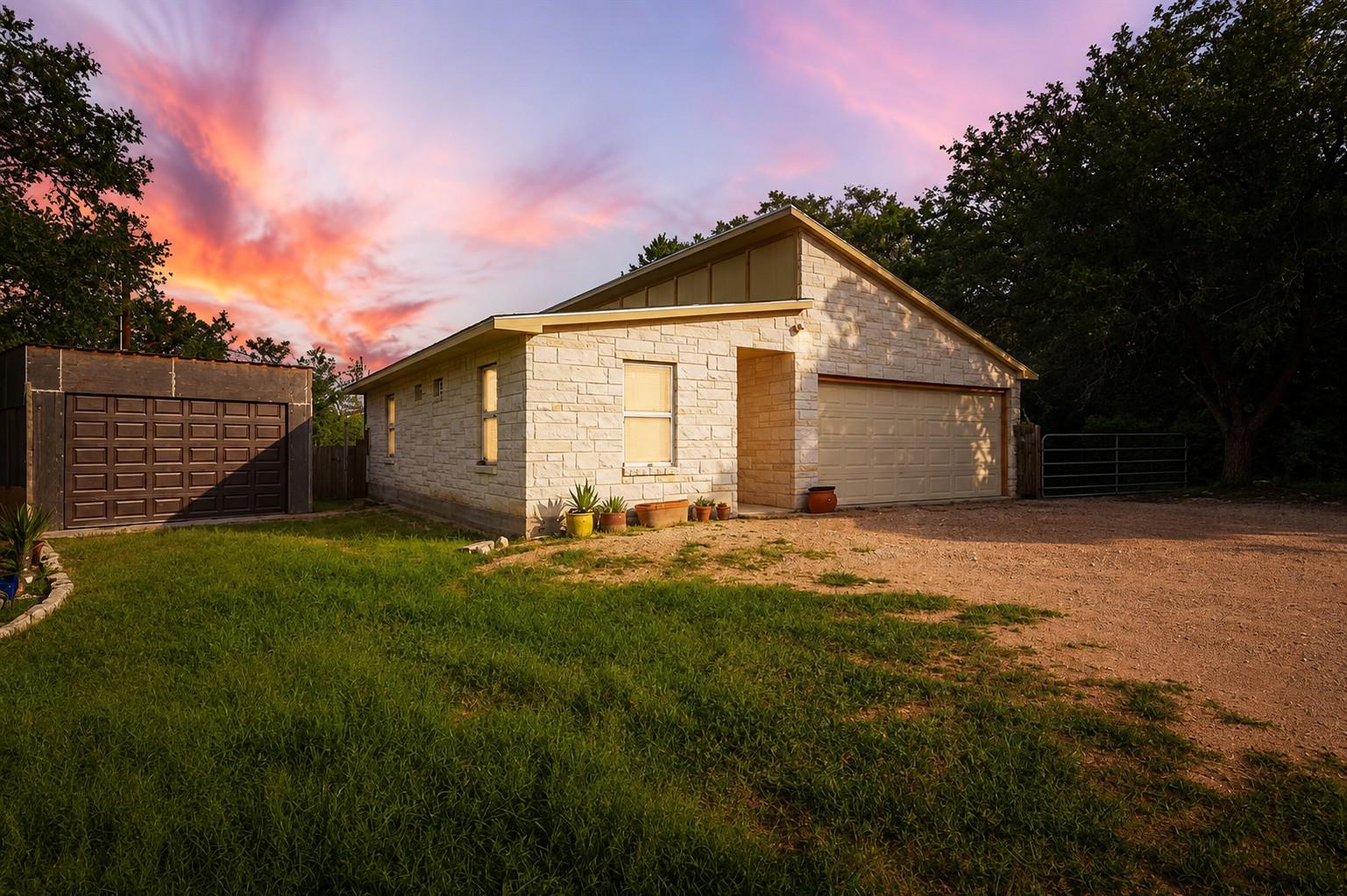 2705 Cory LN, Spicewood, TX 78669