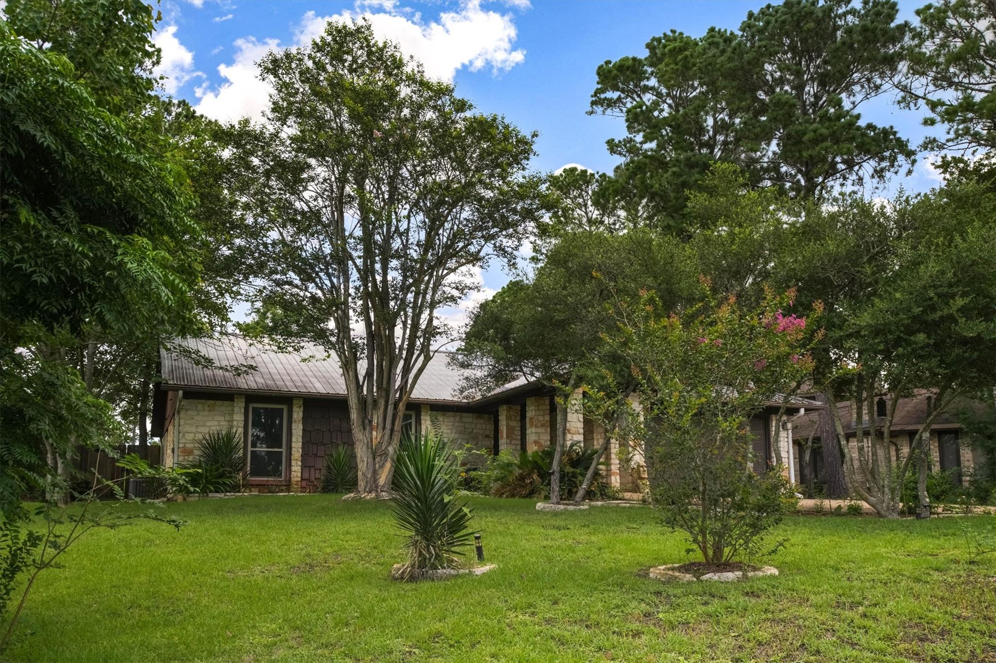 112 Mahalua LN, Bastrop, TX 78602