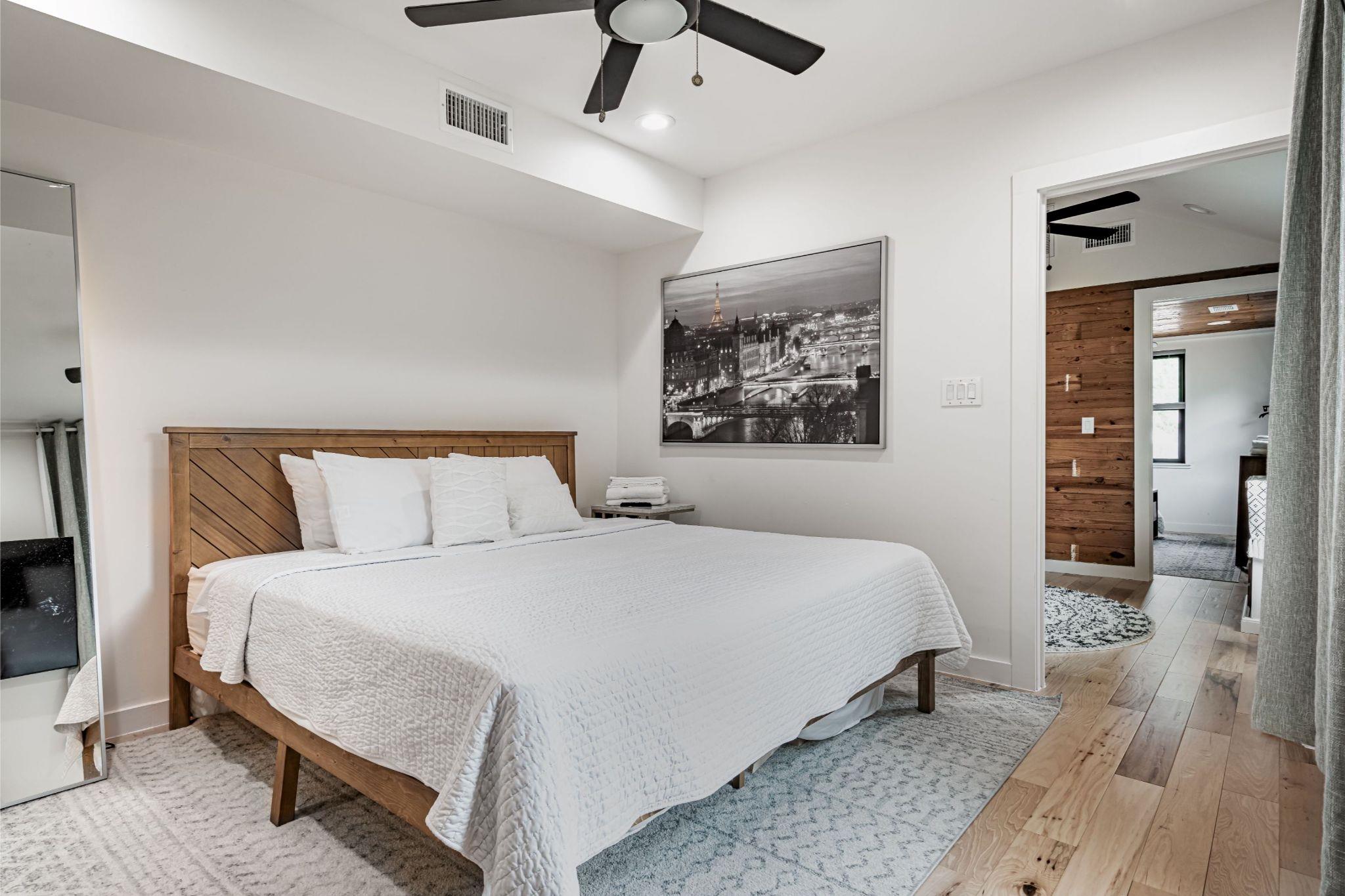 1911 College ROW, Austin, TX 78702