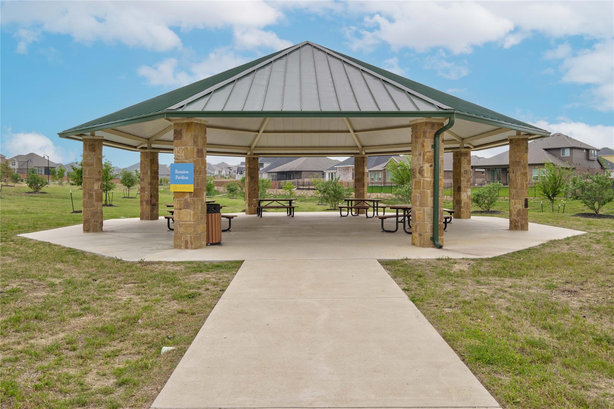 196 Lavender LN, Buda, TX 78610