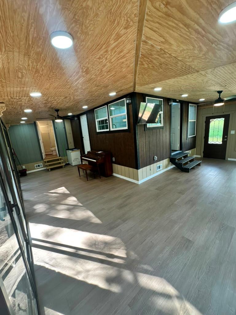 259 Pinehill DR, Bastrop, TX 78602