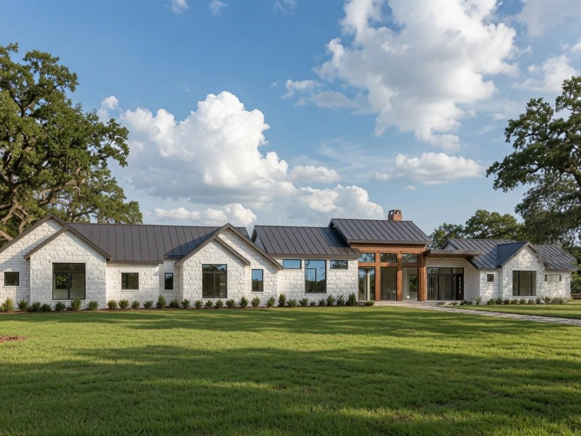 906 Moonlight Bay DR, Spicewood, TX 78669