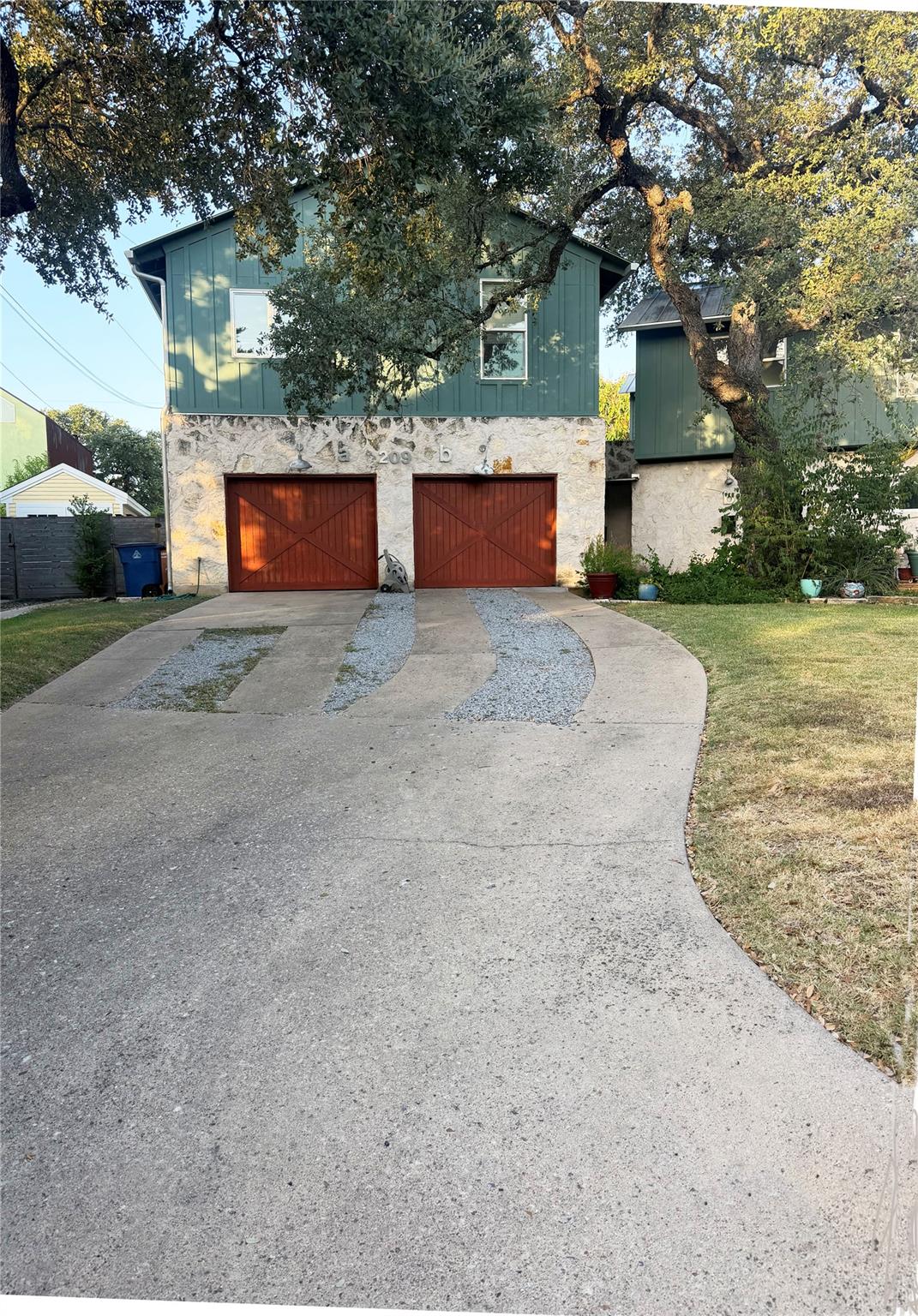 209 Park LN #A, Austin, TX 78704