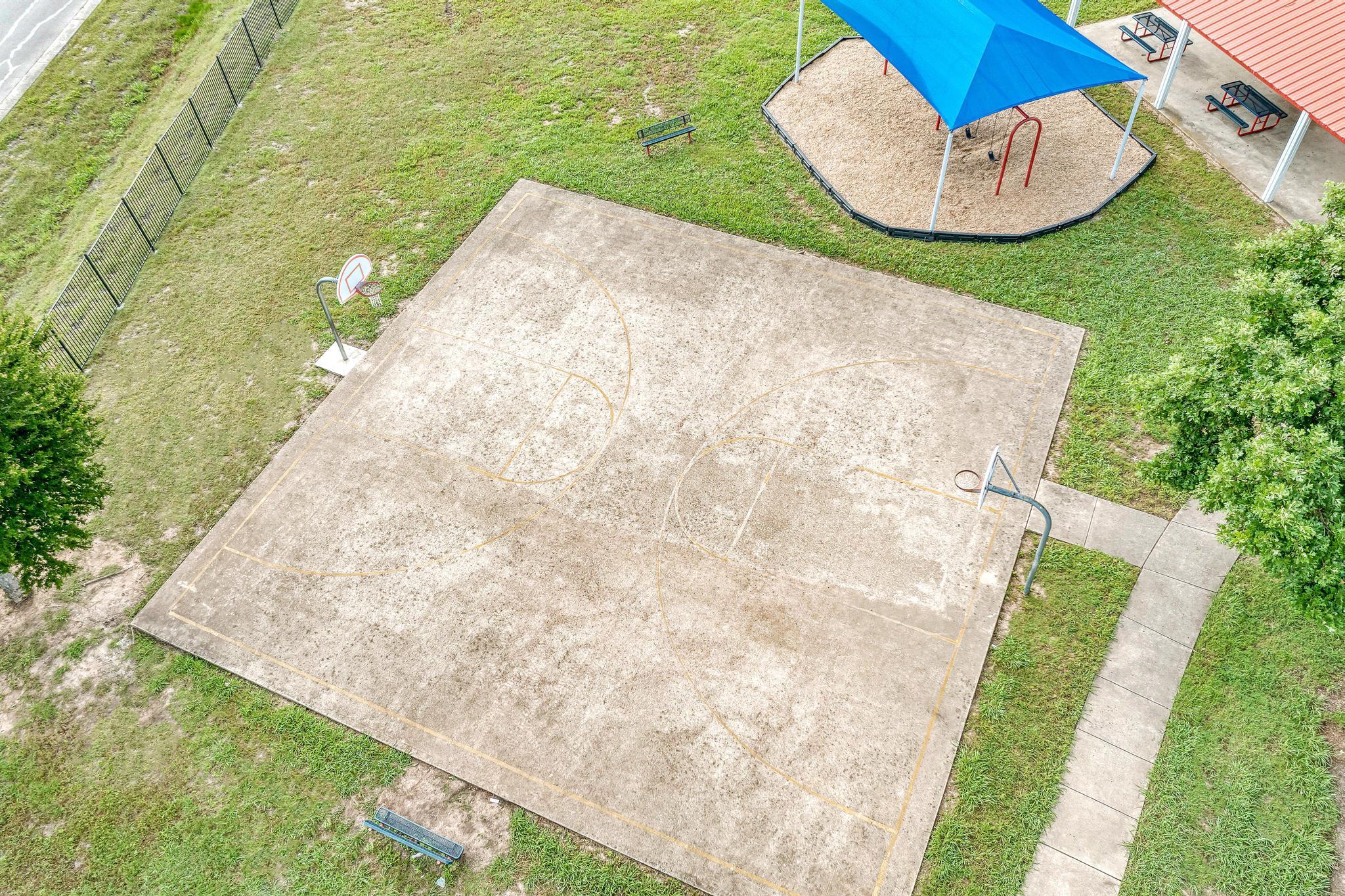 305 Creek Ledge DR, Hutto, TX 78634
