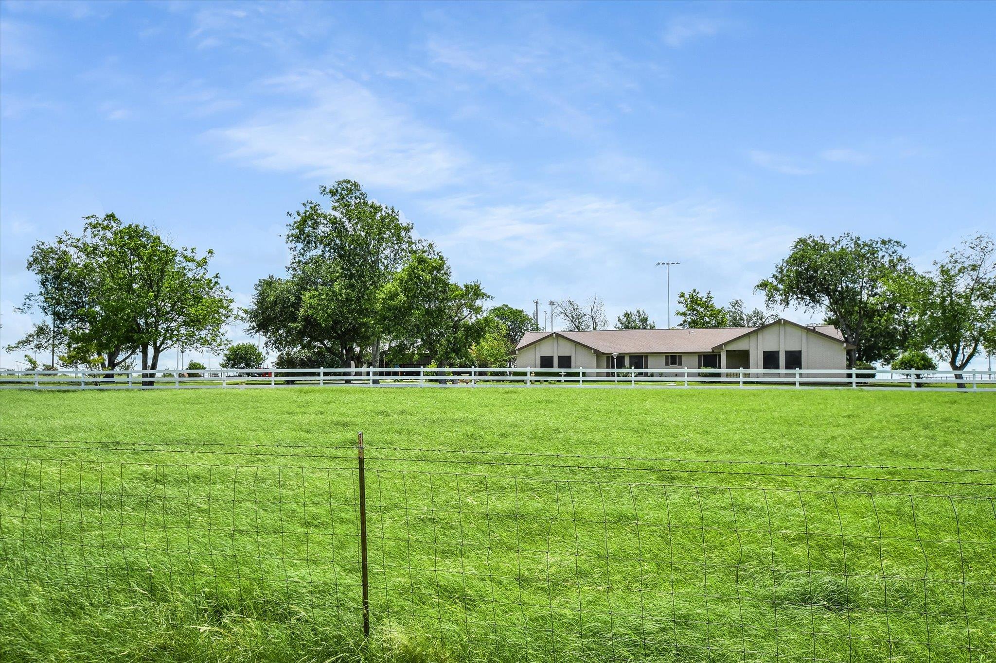 7 Brenda LN, Round Rock, TX 78665