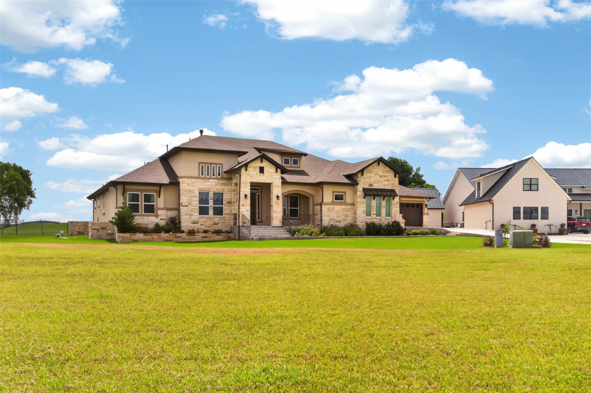 104 Far Meadow DR, Kingsland, TX 78639