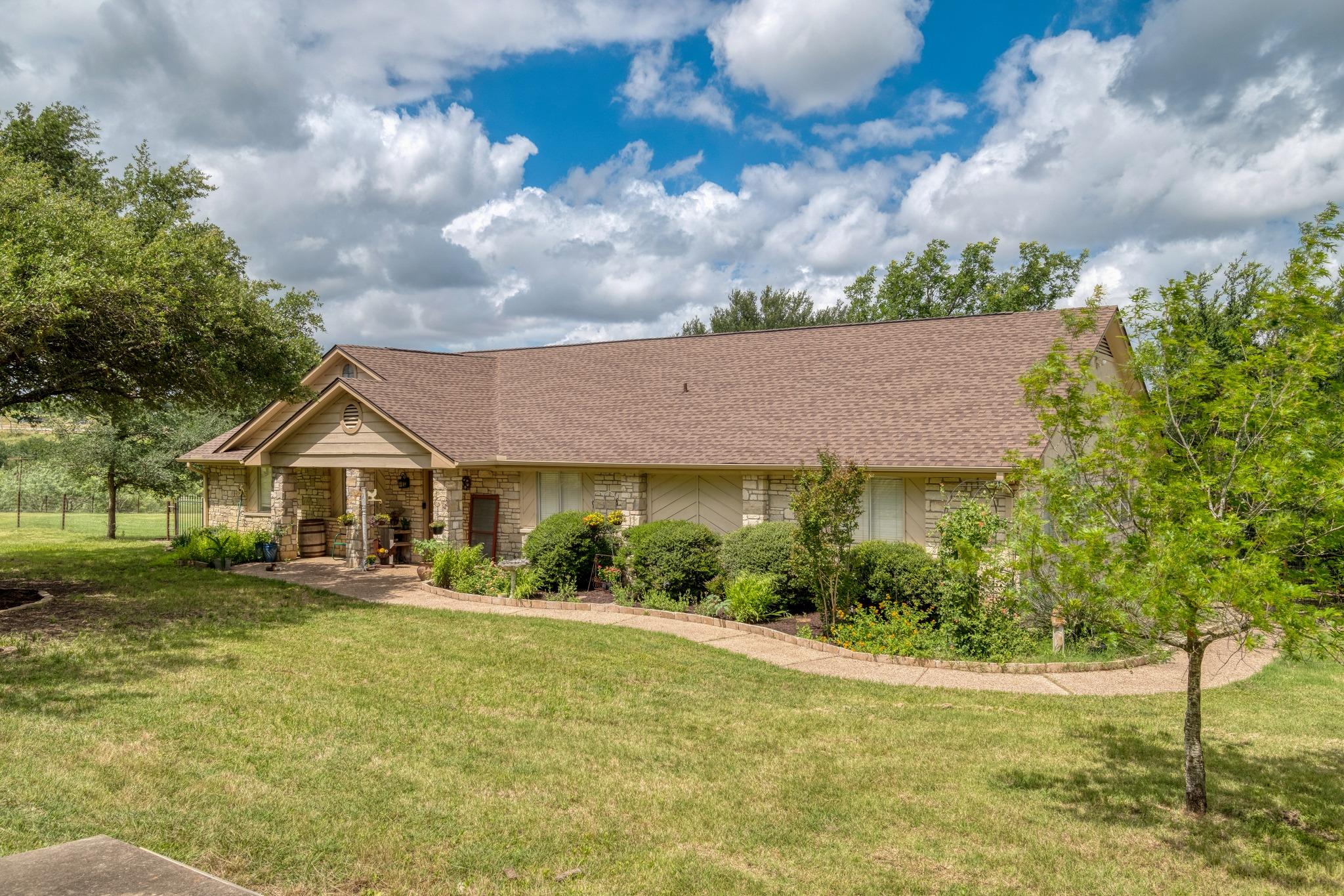 701 Berry LN, Georgetown, TX 78626