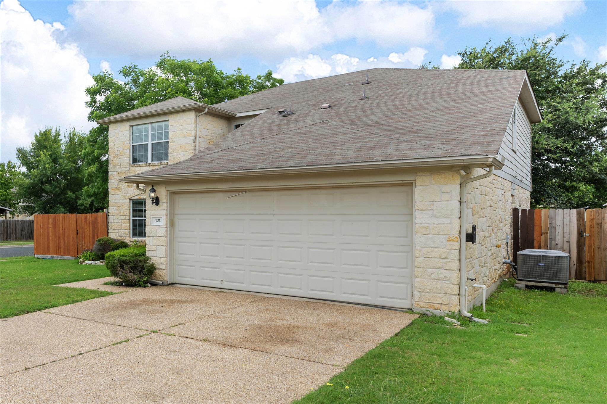 301 Lark ST, Leander, TX 78641