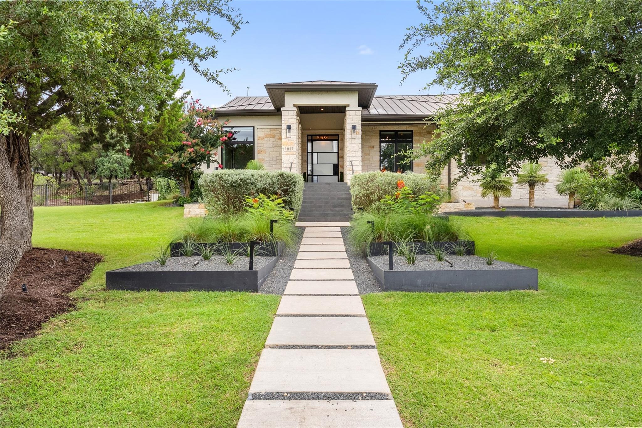 1817 Knights Chance LN, Spicewood, TX 78669