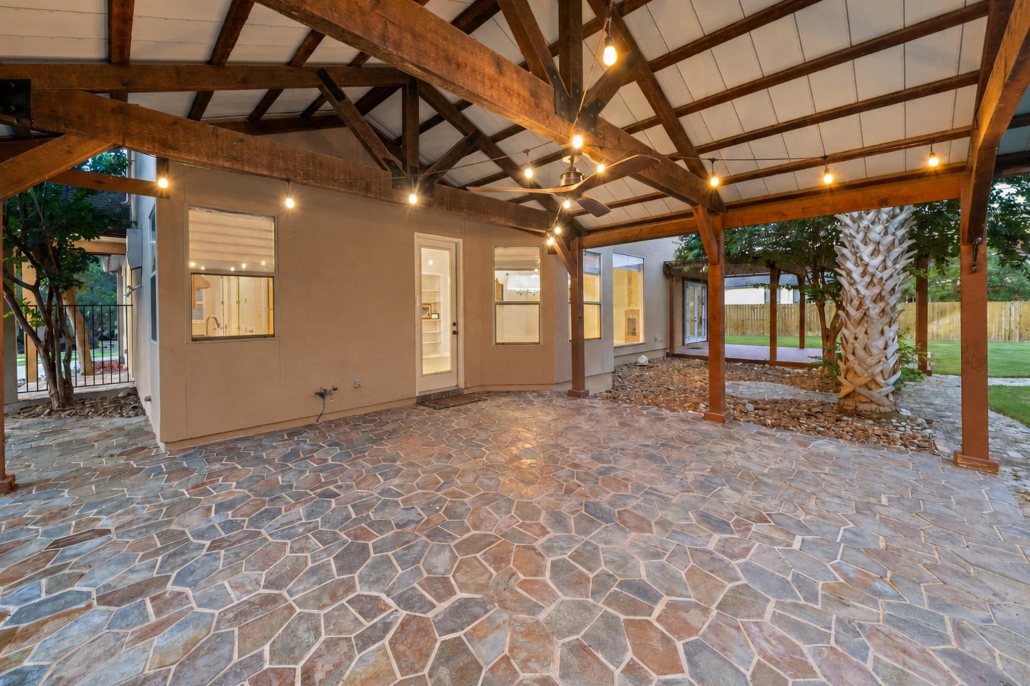 17 Horseshoe CT, New Braunfels, TX 78132