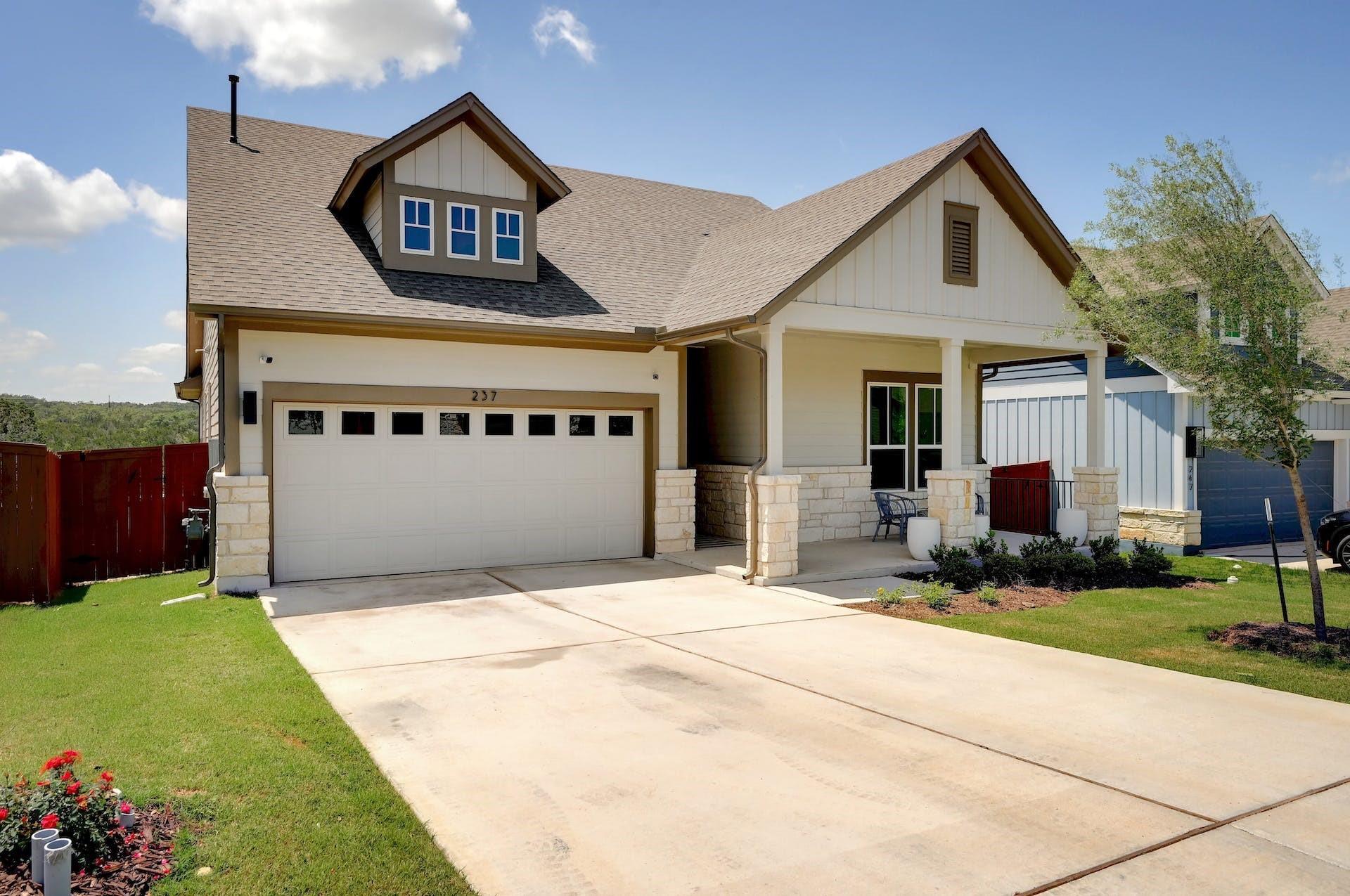 237 Moonlit Stream Ps, Dripping Springs, TX 78620