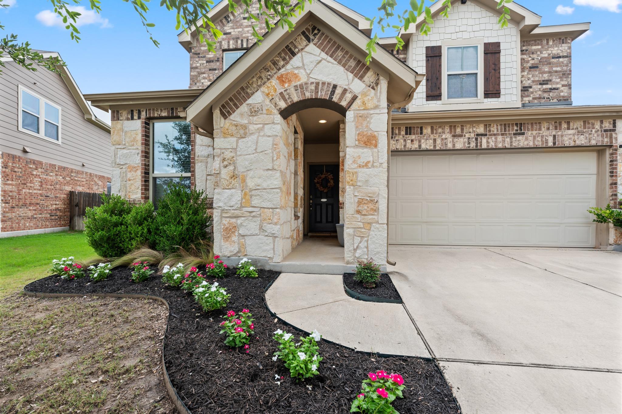 214 Cyril DR, Hutto, TX 78634