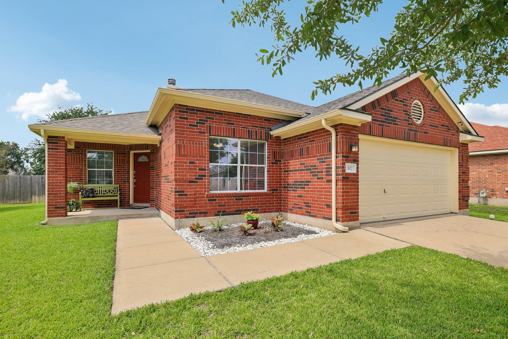 102 Thompson TRL, Bastrop, TX 78602