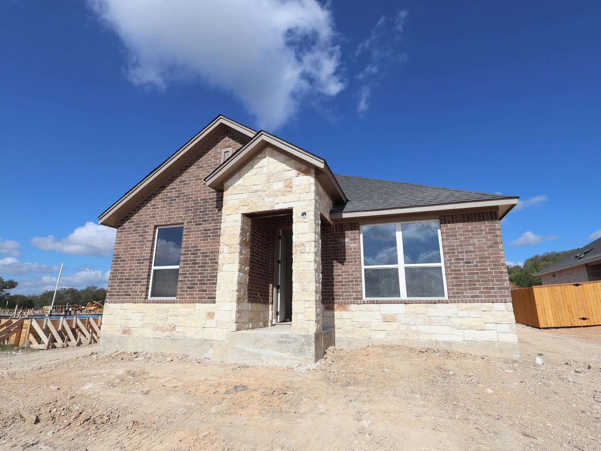 609 Clarissa ST, Buda, TX 78610