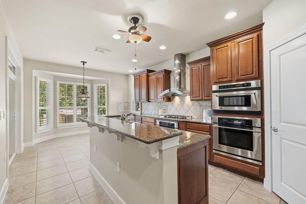 207 Breezeway LN, Georgetown, TX 78633