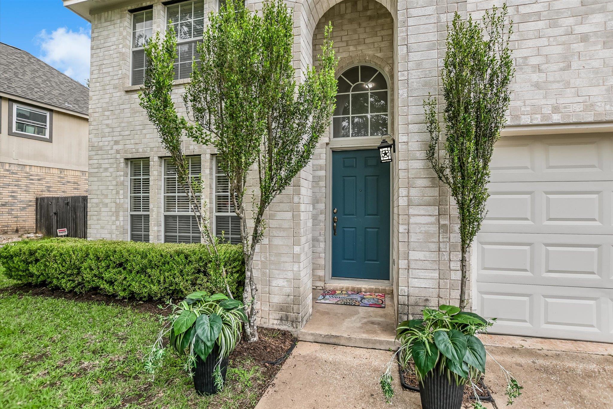 903 Creekmont DR, Round Rock, TX 78681