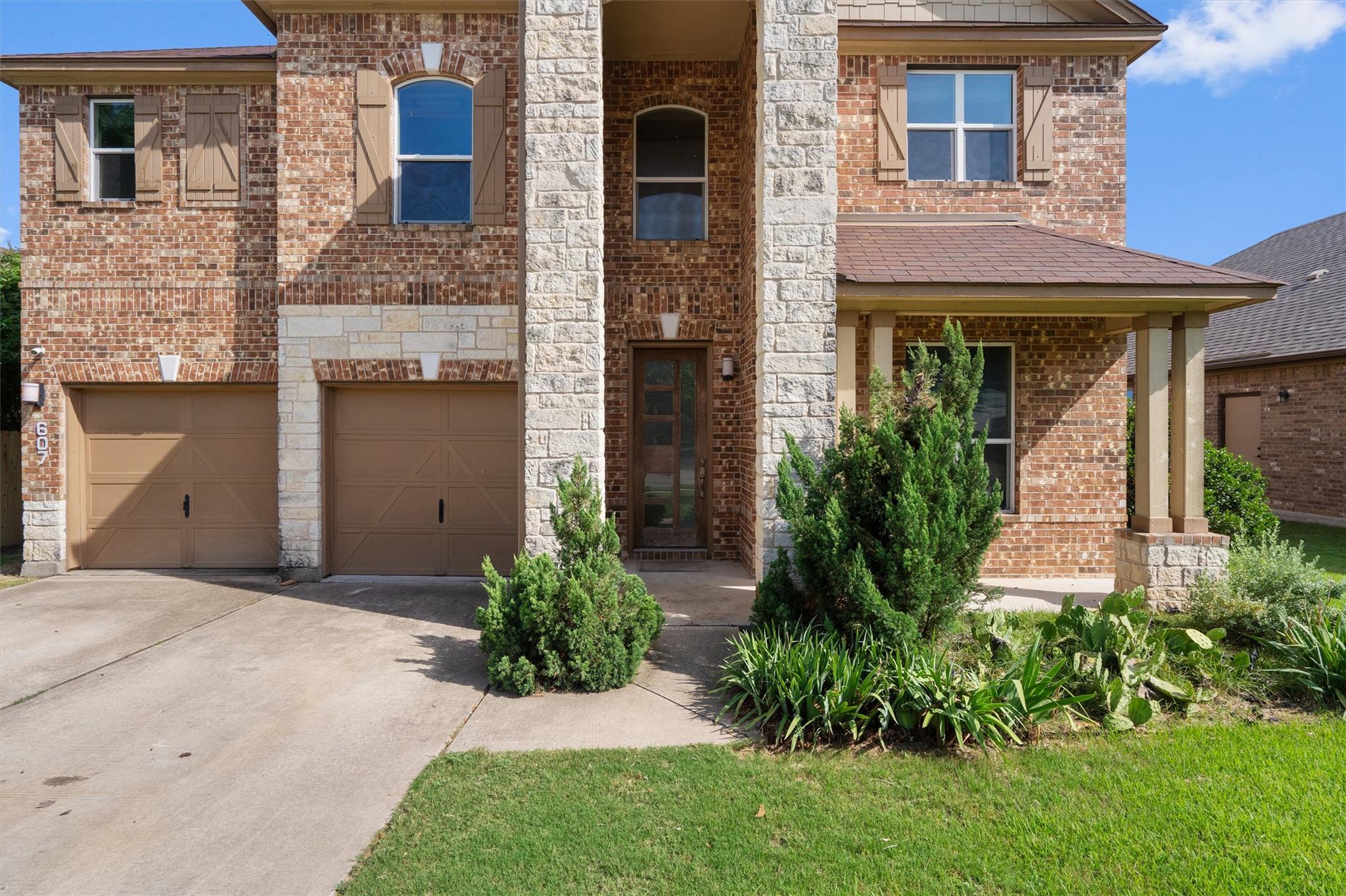 607 Yosemite TRL, Taylor, TX 76574