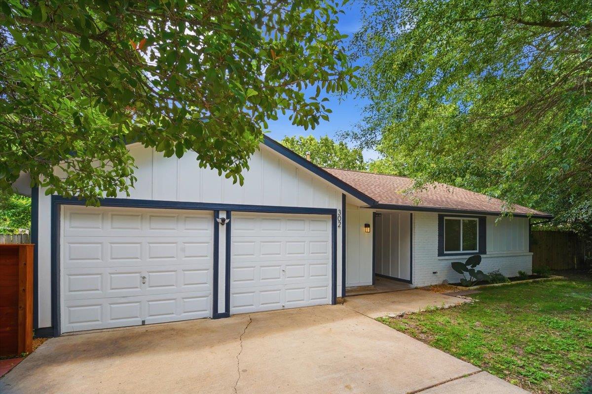 302 Shadow Bend CV, Austin, TX 78745