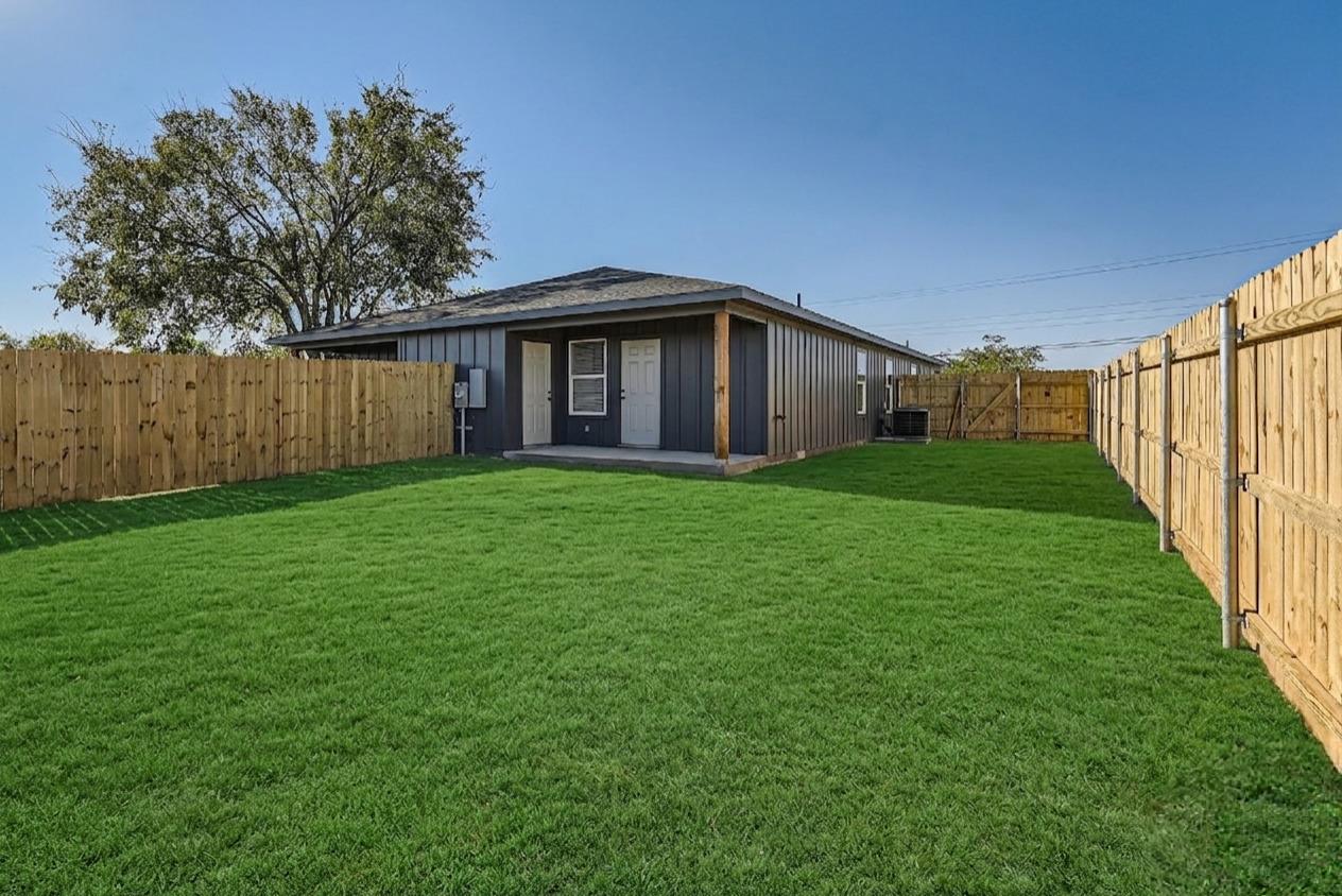 113 Fisher ST #A & B, Elgin, TX 78621