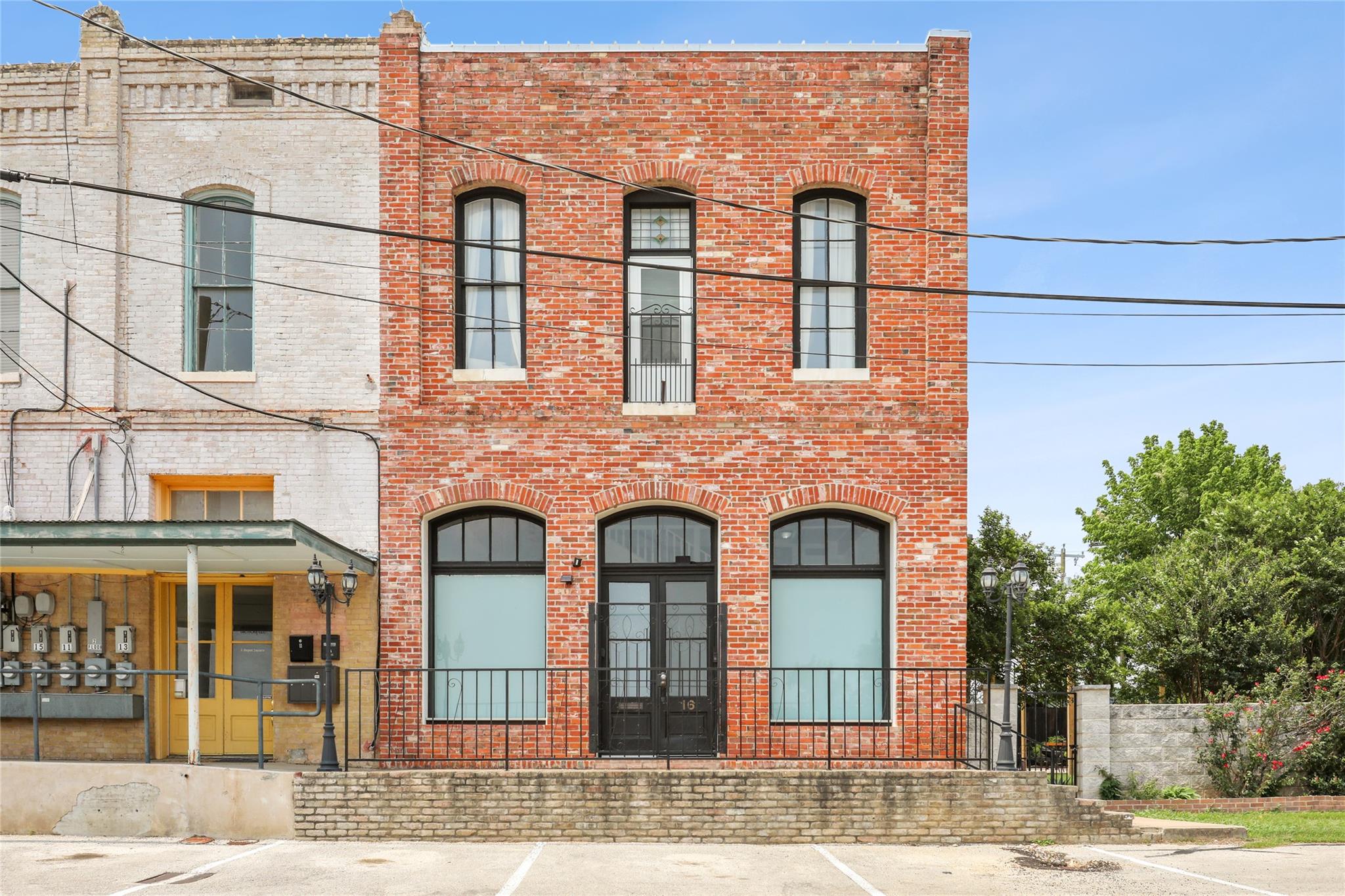 4 Depot ST, Elgin, TX 78621