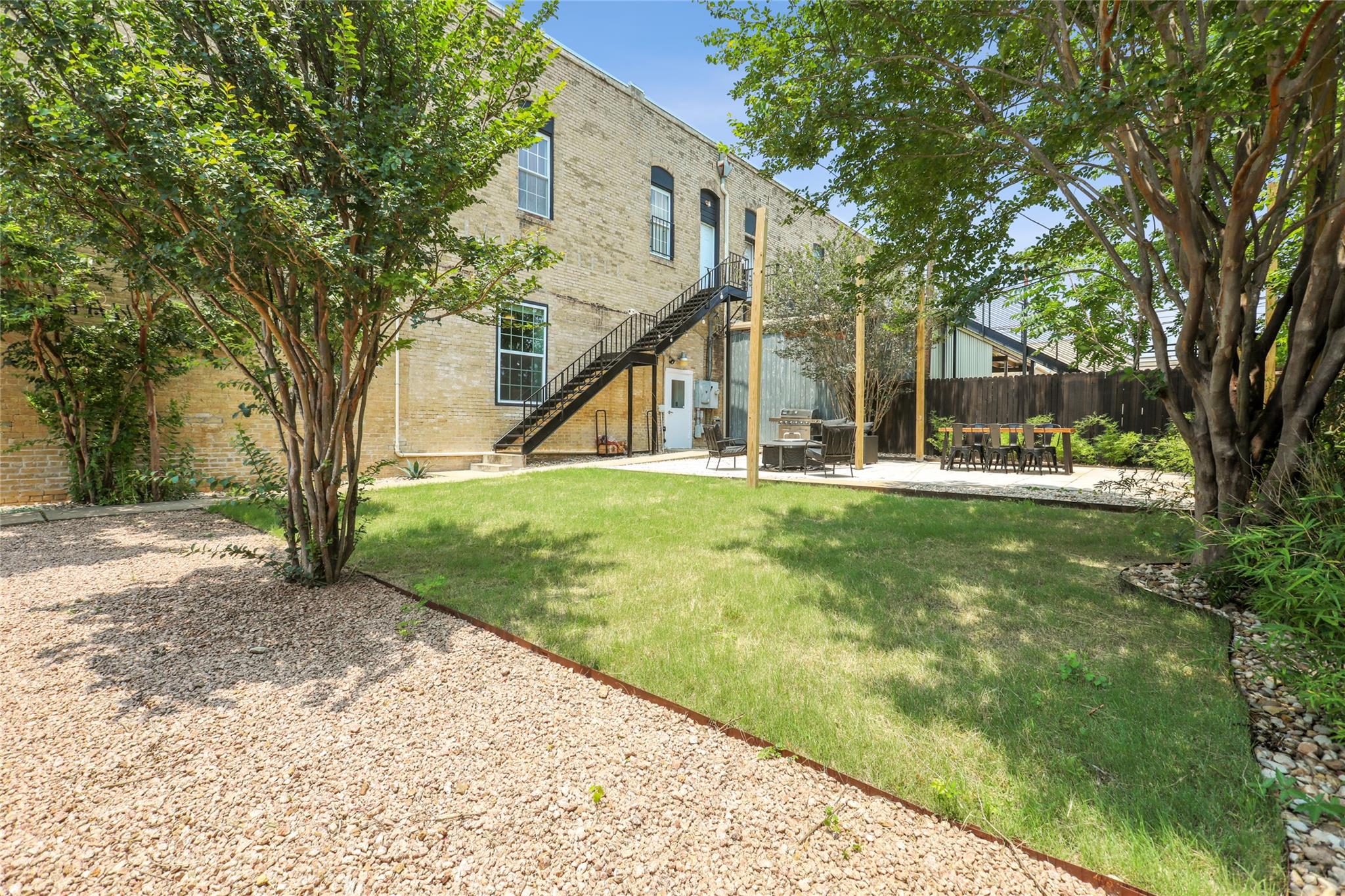 4 Depot ST, Elgin, TX 78621