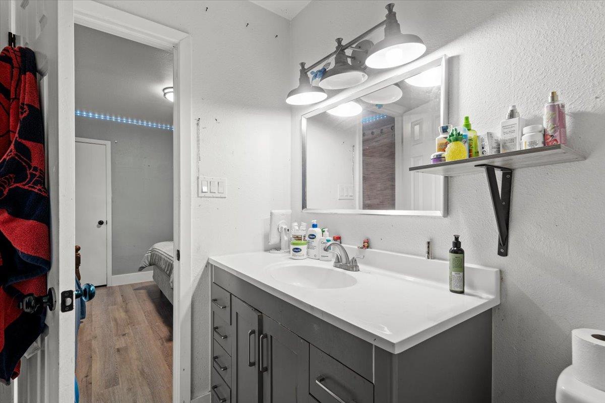 5104 Acorn CV, Austin, TX 78744
