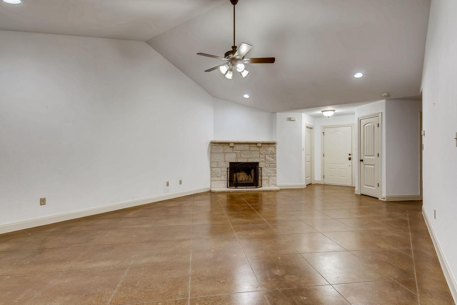 300 S Venture BLVD S, Lago Vista, TX 78645