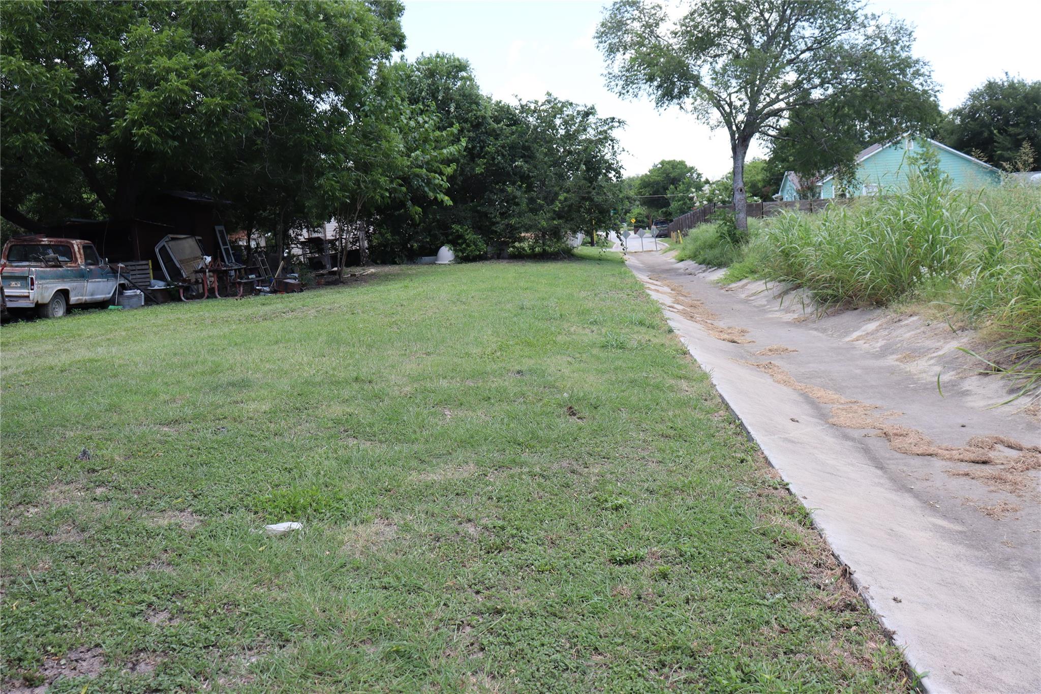 801 Tank ST, Lockhart, TX 78644