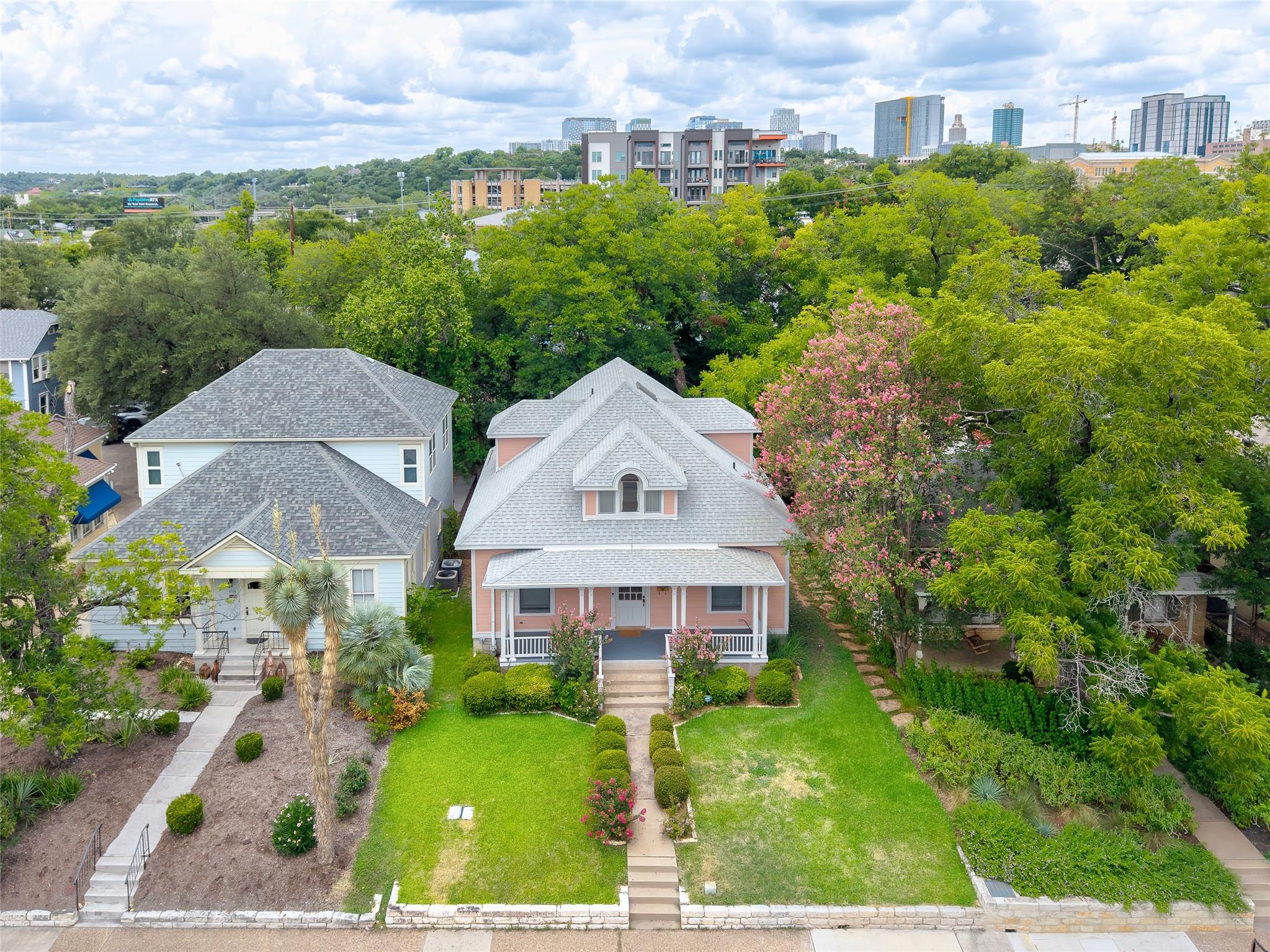 812 W 10th ST, Austin, TX 78701
