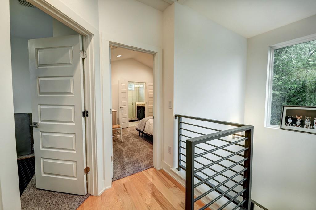 1300 Walnut Ave #B, Austin, TX 78702