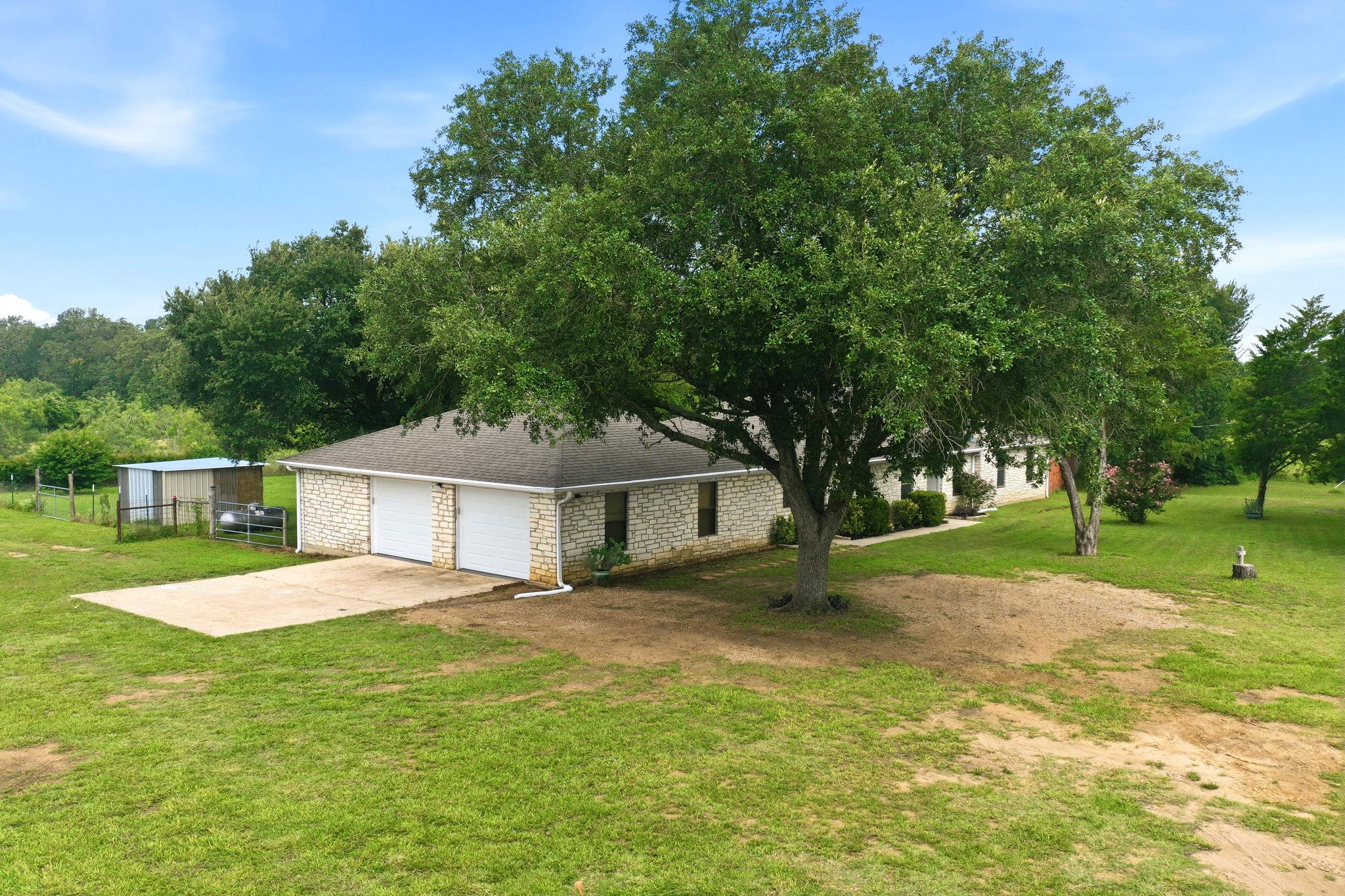 900 County Road 474, Elgin, TX 78621