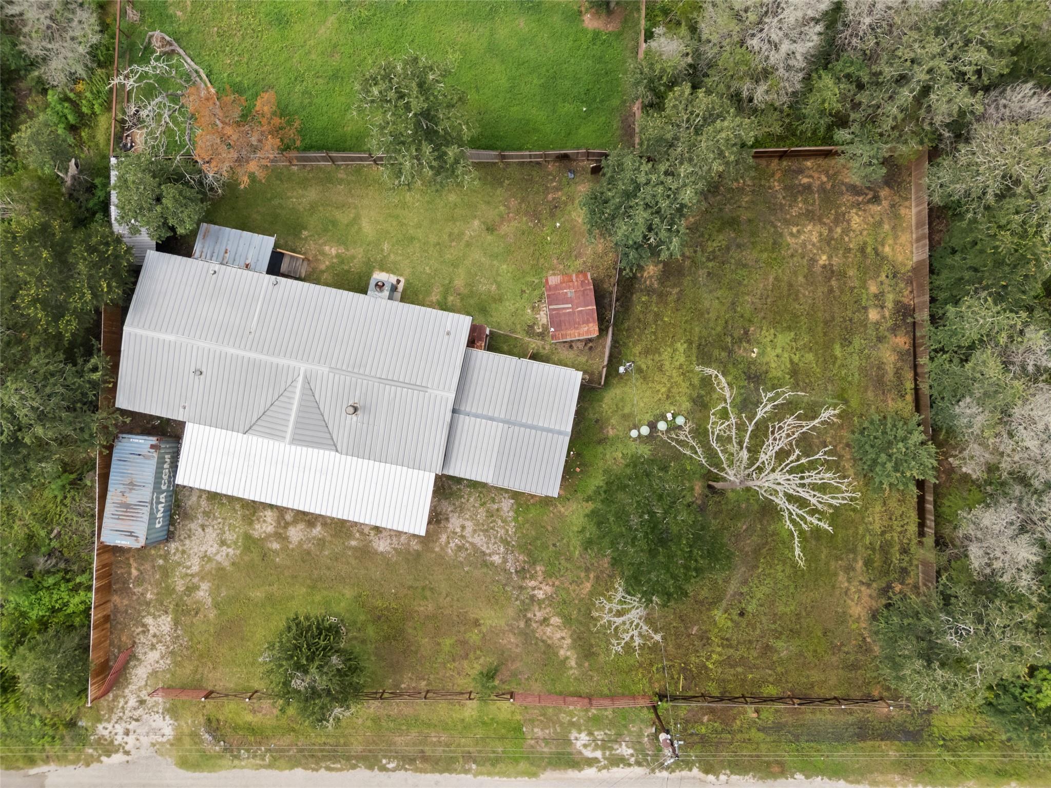 133 Deer Rn, Smithville, TX 78957