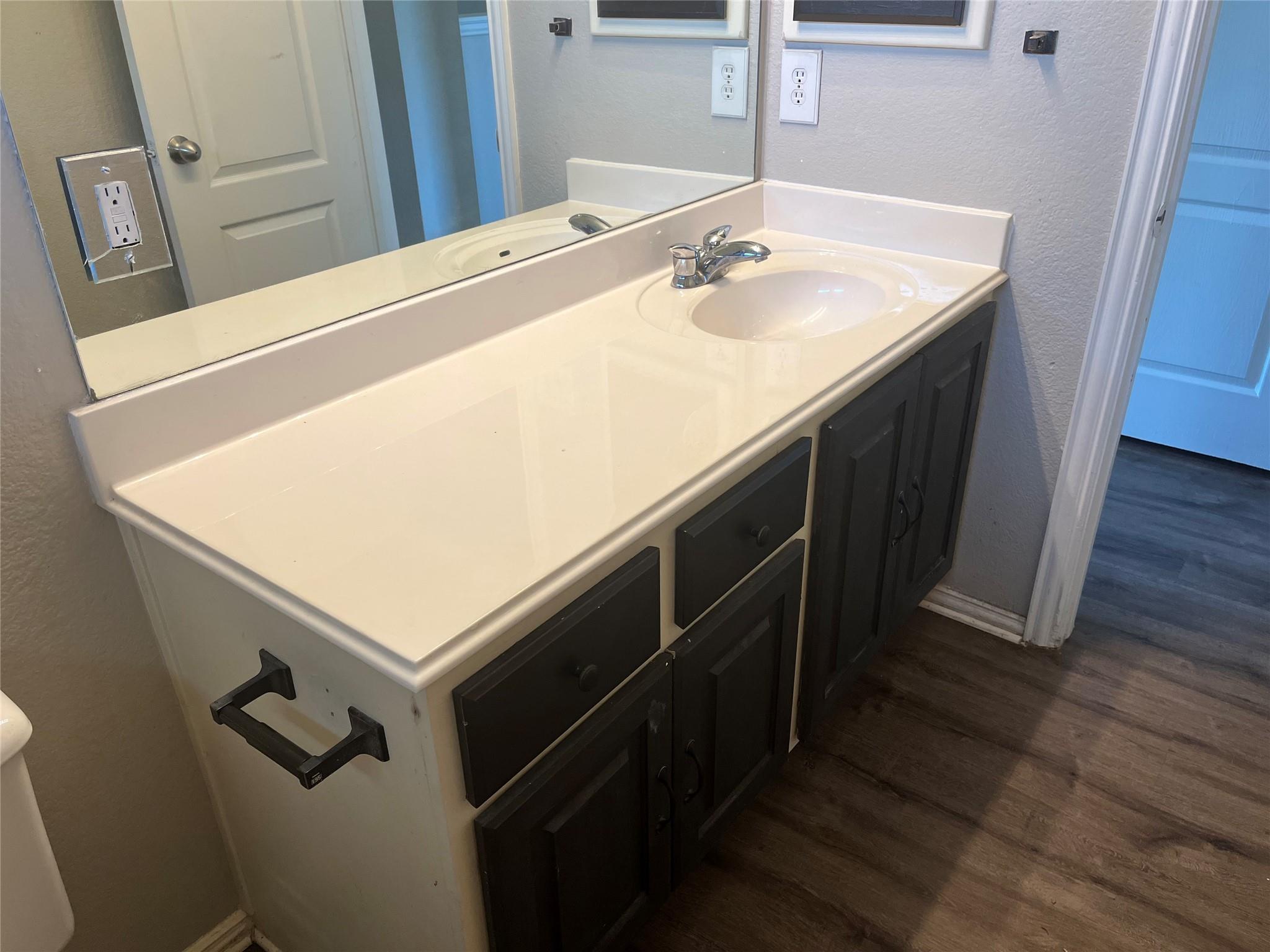 140 Pecanwood S, Kyle, TX 78640