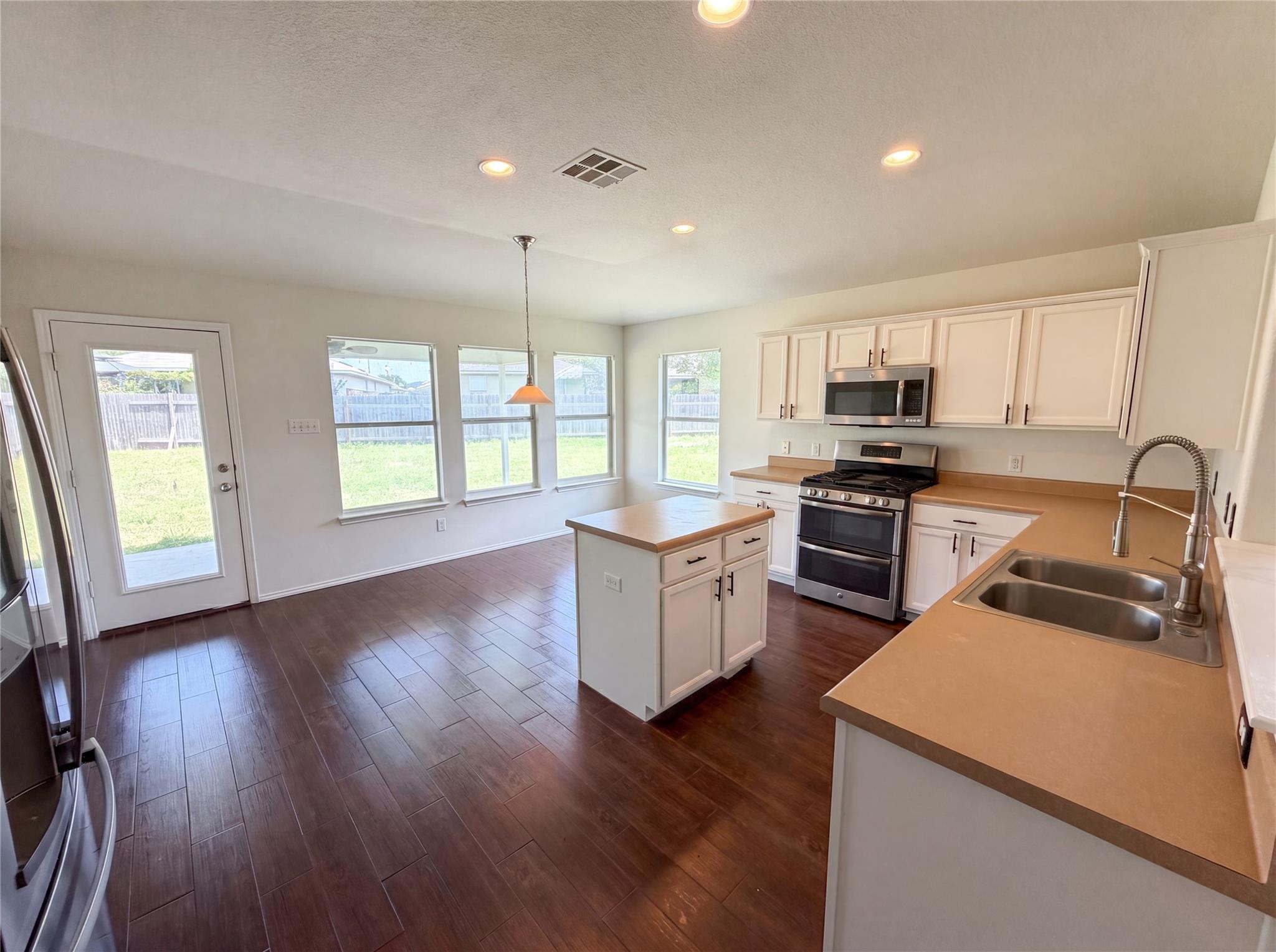 12816 Wooly Bucket CV, Elgin, TX 78621