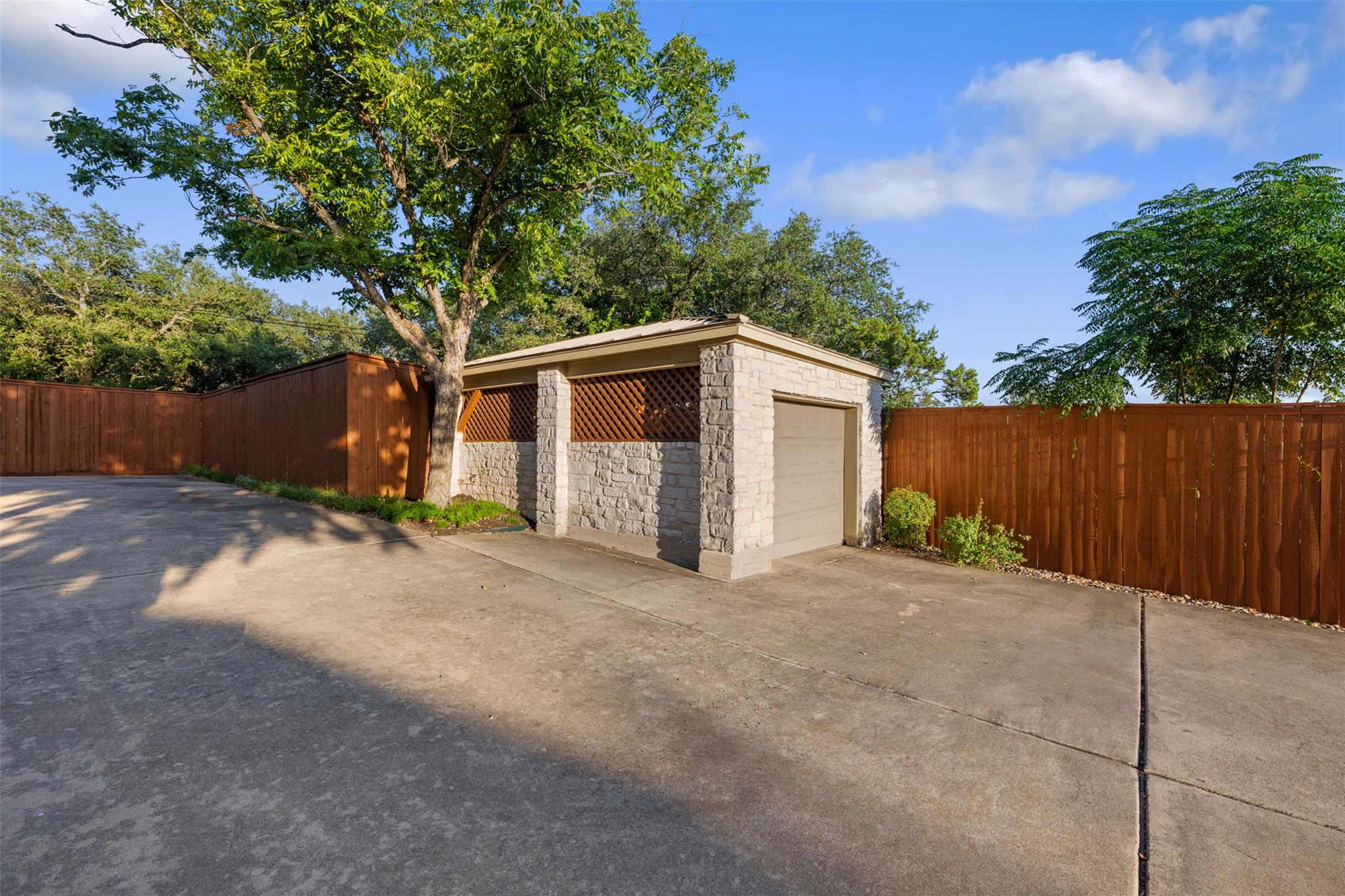 12609 Lyndon DR, Austin, TX 78732