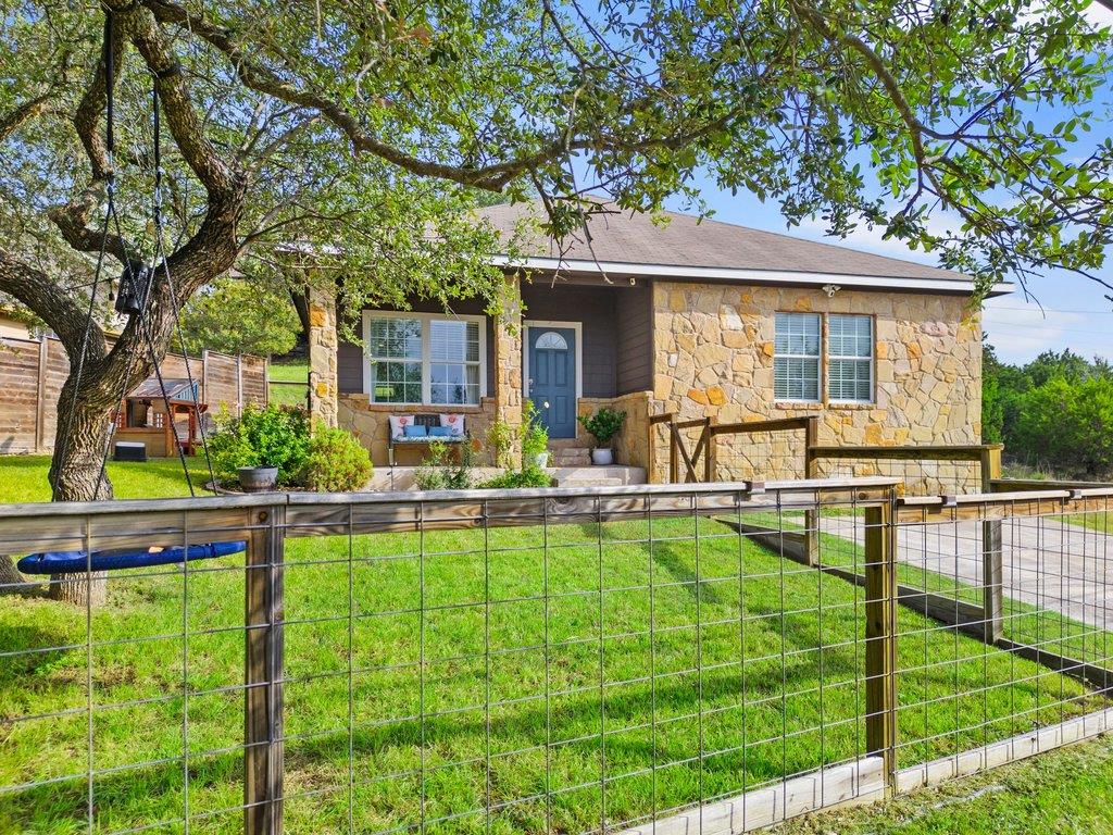 10604 Lake Beach DR, Dripping Springs, TX 78620