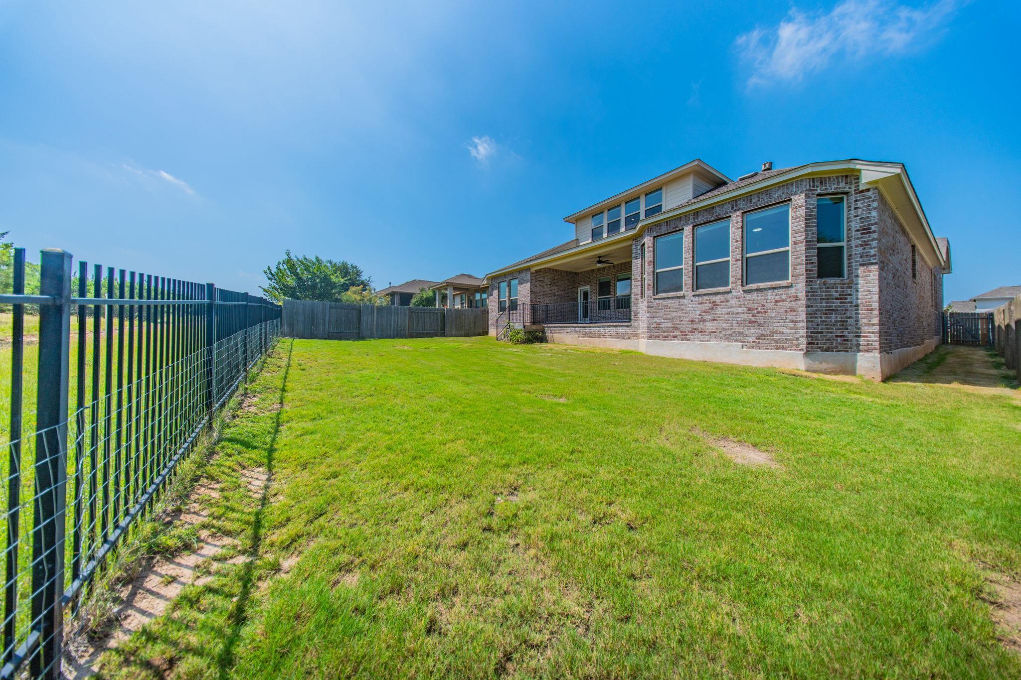 533 Founders RDG, Dripping Springs, TX 78620