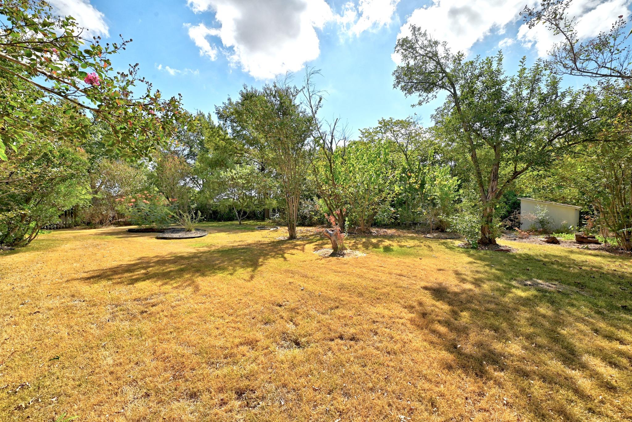124 Stonehedge BLVD, Georgetown, TX 78626