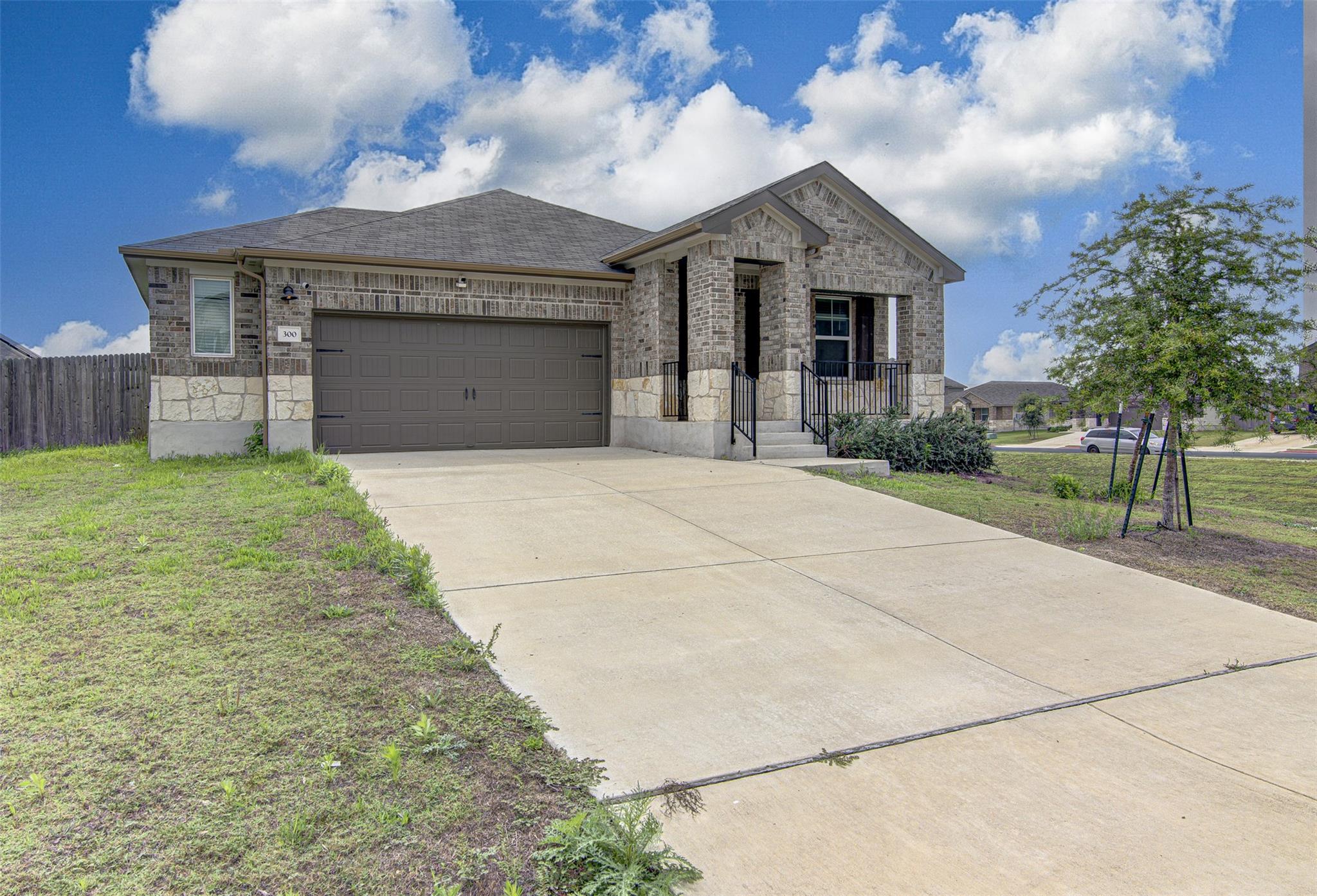 300 Bear Oak ST, Hutto, TX 78634