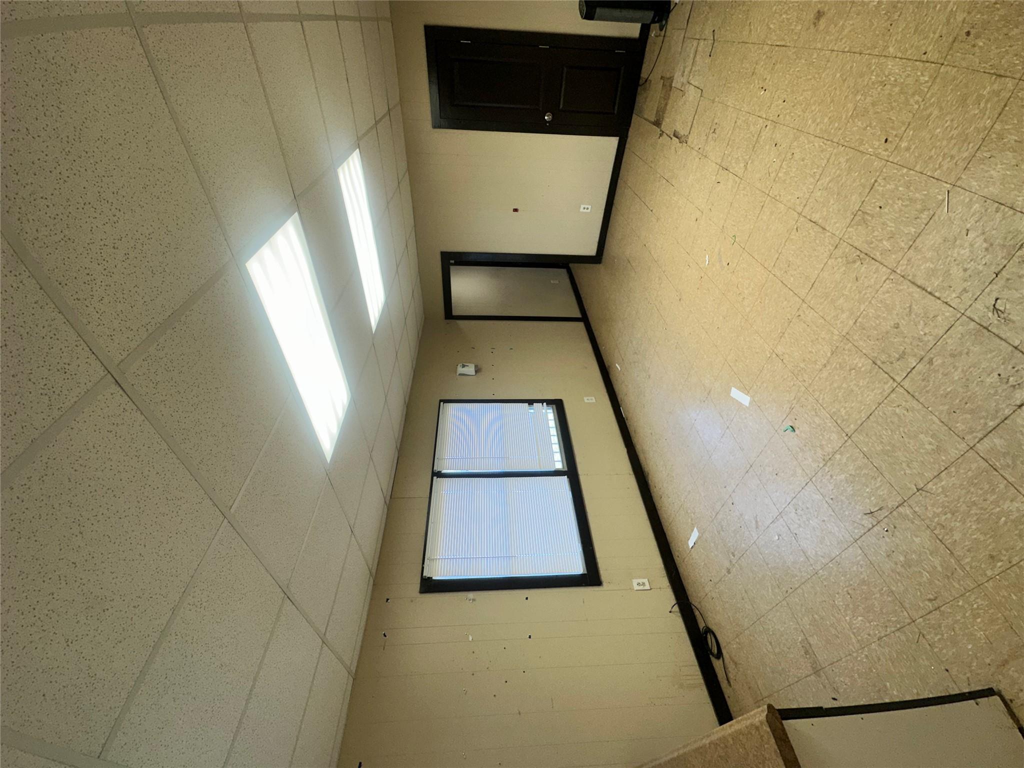 1415 S Commerce ST, Lockhart, TX 78644