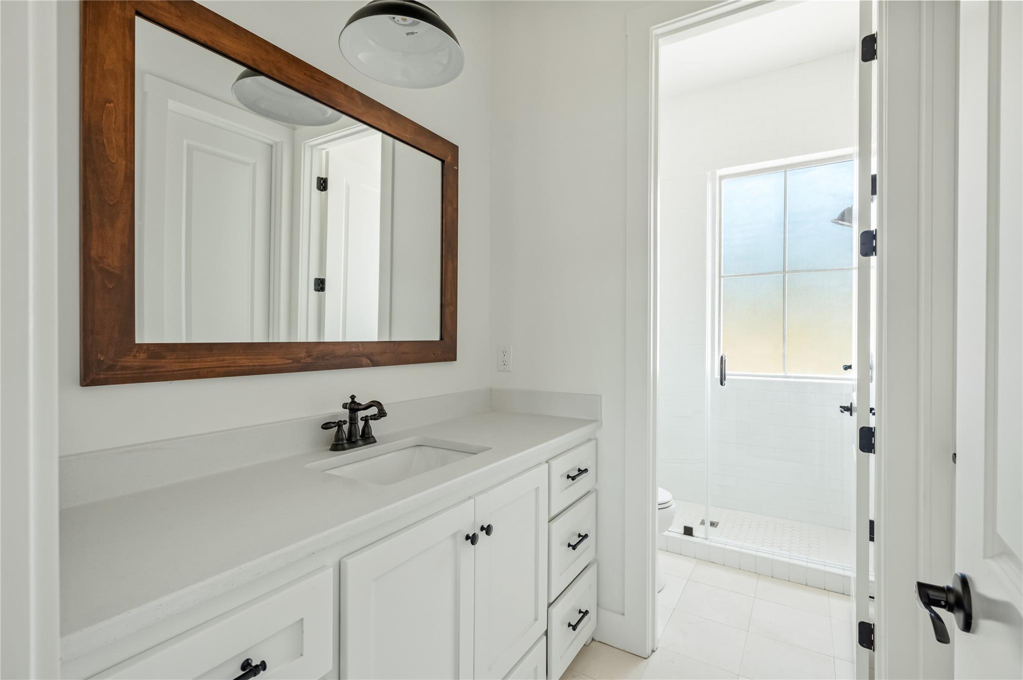 283 Soaring Eagles DR, Fredericksburg, TX 78624