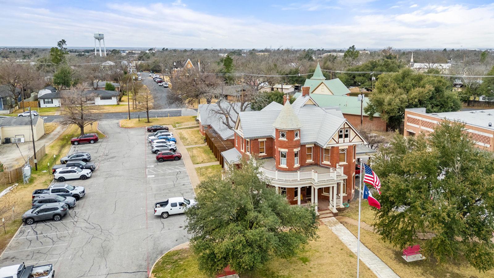 25521 Farmers Crop LN, Elgin, TX 78621