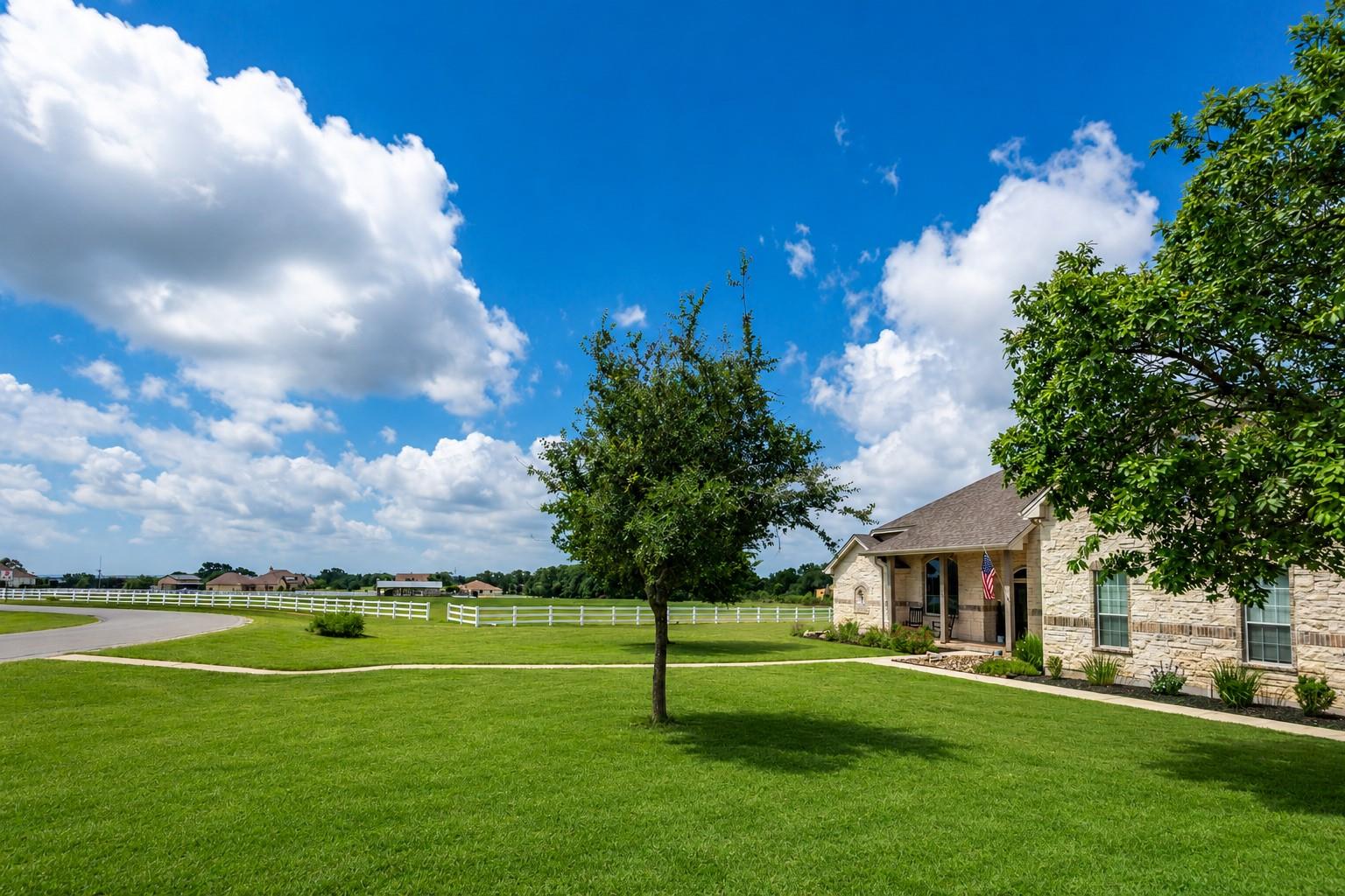 511 Broken Lance DR, Dripping Springs, TX 78620