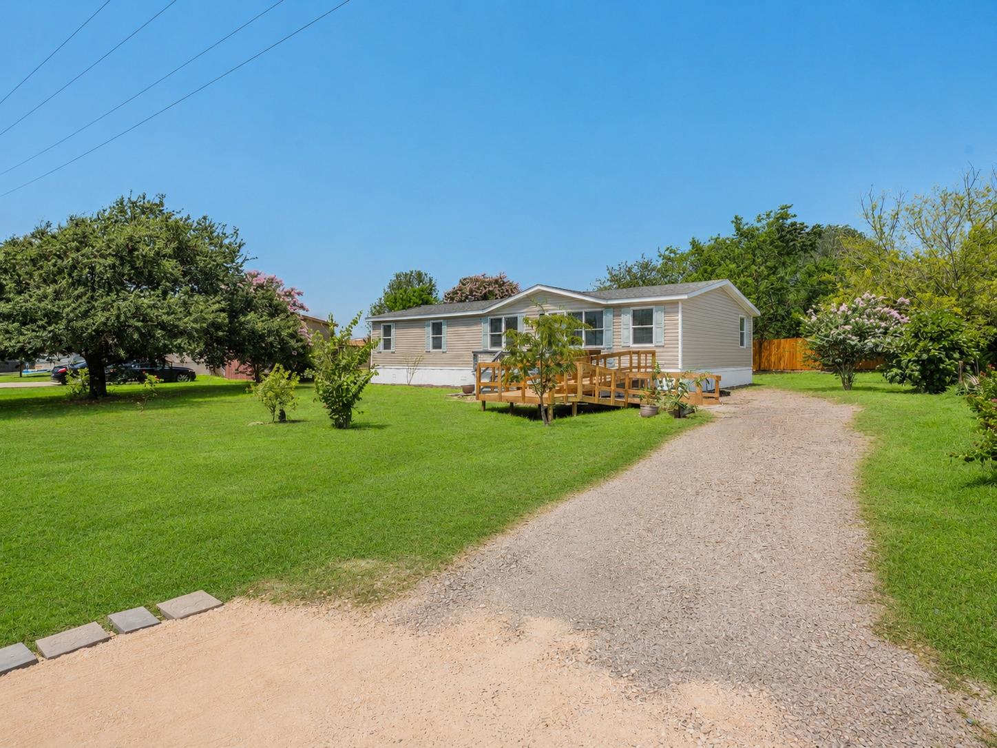 171 Railyard Dr, Kyle, TX 78640
