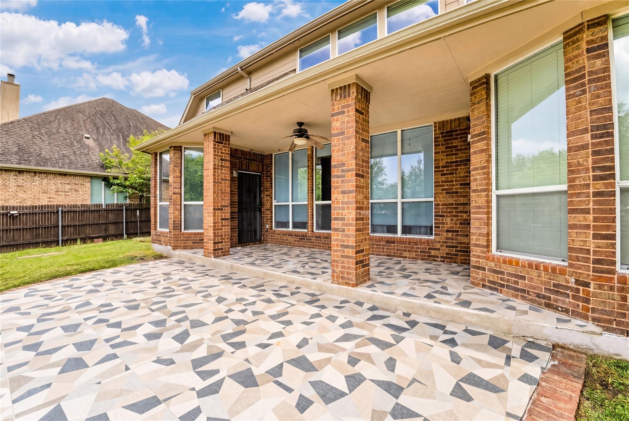 2260 Fernspring DR, Round Rock, TX 78665